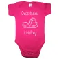 Preview: Baby‑Body „Tantes kleiner Liebling“ in mehreren Farben