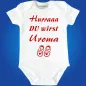 Preview: Baby‑Body „Hurraaa, ihr werdet Oma & Opa“ mit Schühchen