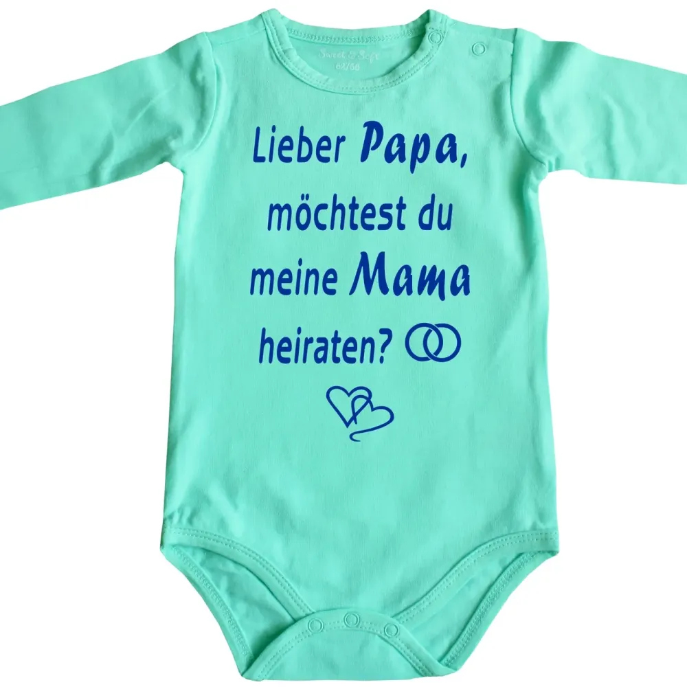 Baby‑Body mit Spruch „Mama, willst du uns heiraten“ und Ringen