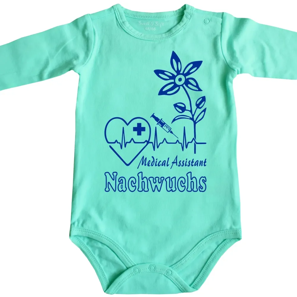 Preview: Baby-Body mit lustigem Pflegefachmann‑Motiv und medizinischen Symbolen