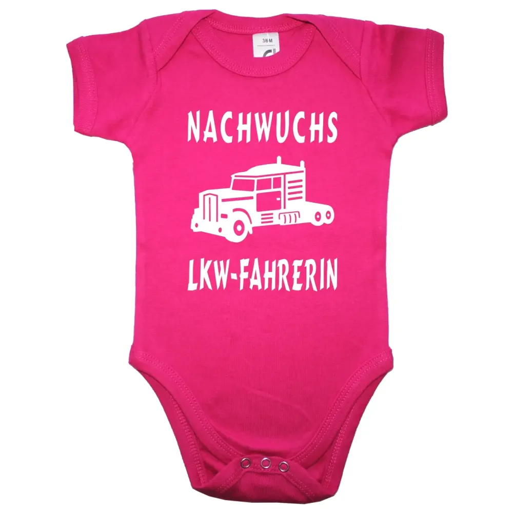 Baby‑Body mit Spruch „Hurra hurra der Nachwuchs ist da“ und LKW