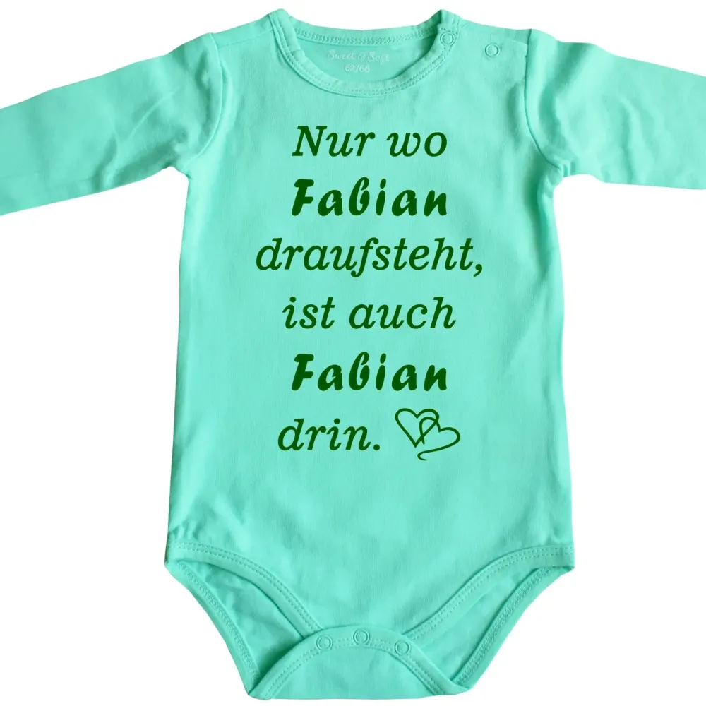 Baby‑Body mit Spruch „Nur wo [Name] draufsteht“