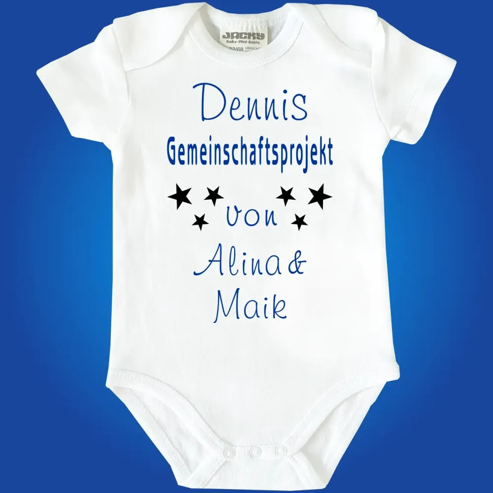 Preview: Babybody „Gemeinschaftsprojekt von …“ mit personalisiertem Namen