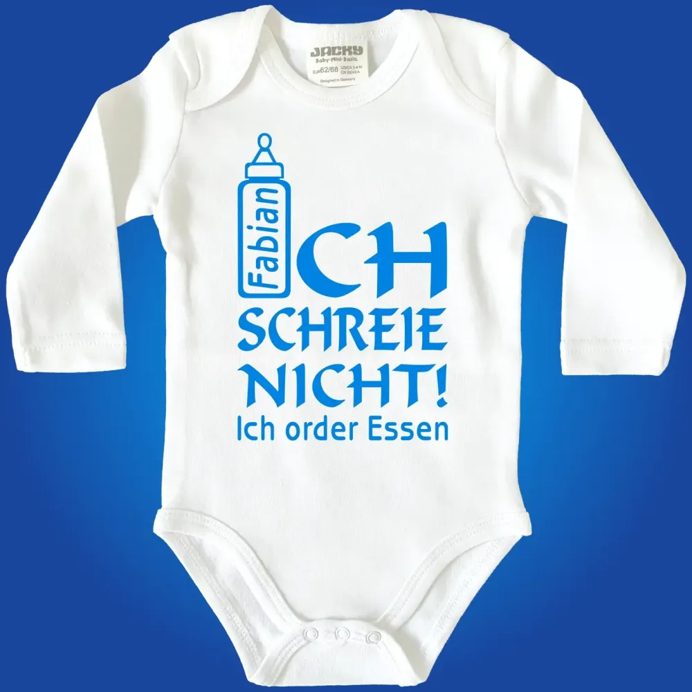 Babybody mit personalisiertem Namen auf Babyflasche