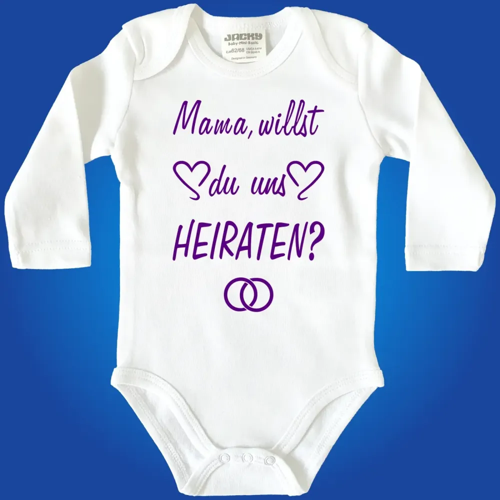 Baby‑Body mit Herzchen und Heiratsfrage