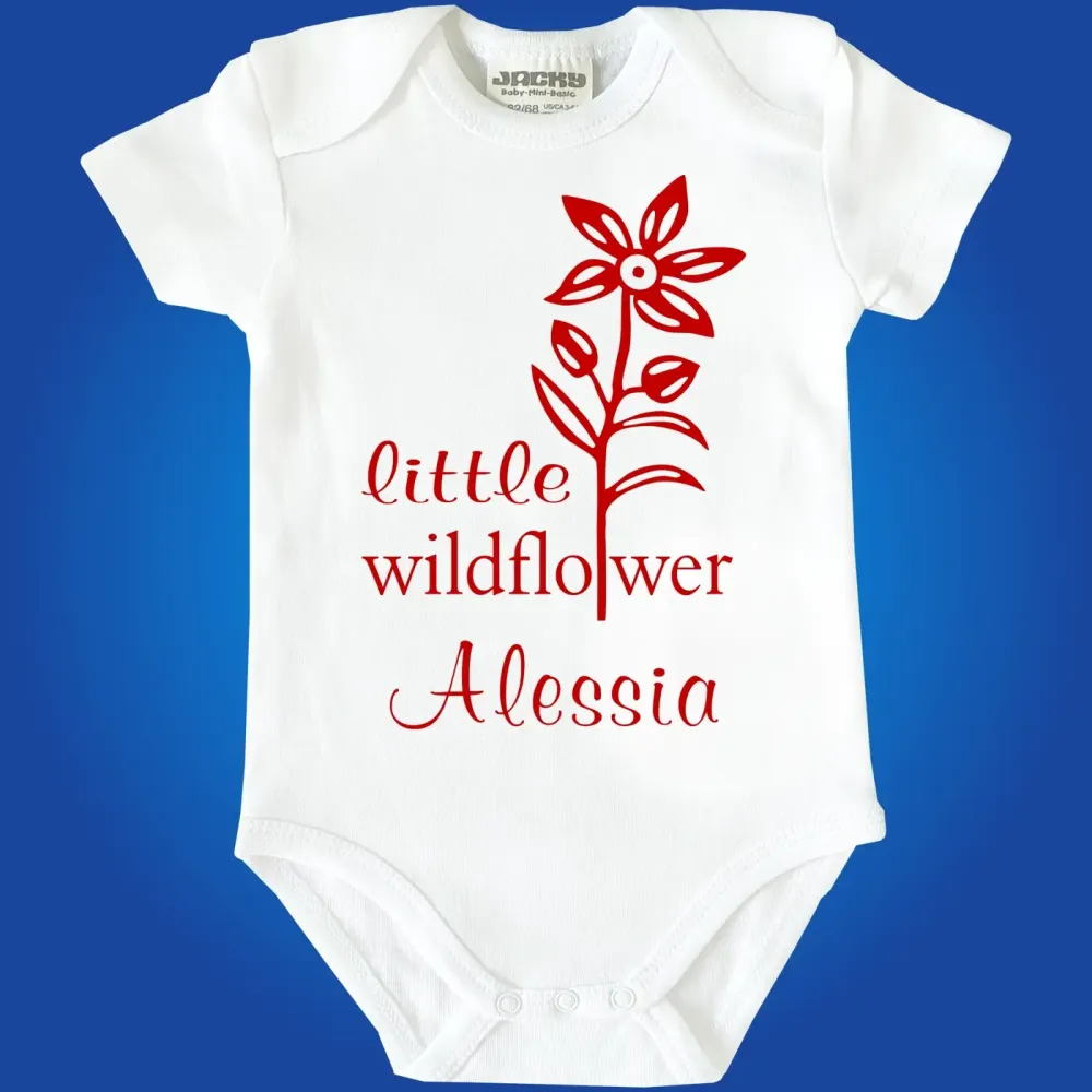 Baby‑Body mit Blume und personalisiertem Text