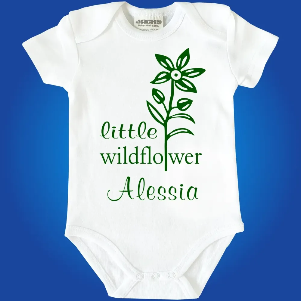 Preview: Personalisierter Baby‑Body mit Blumenmotiv und Name