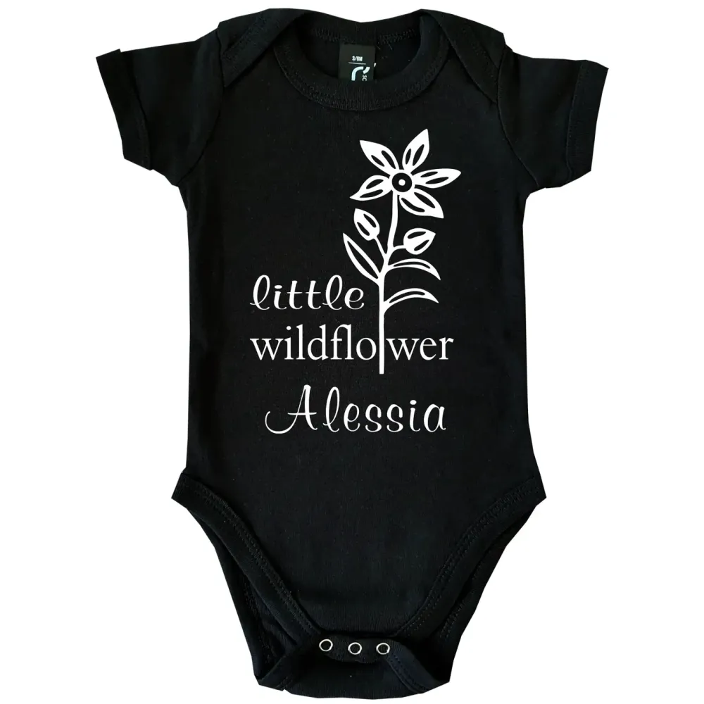 Preview: Personalisierter Baby‑Body mit Blumenmotiv und Name