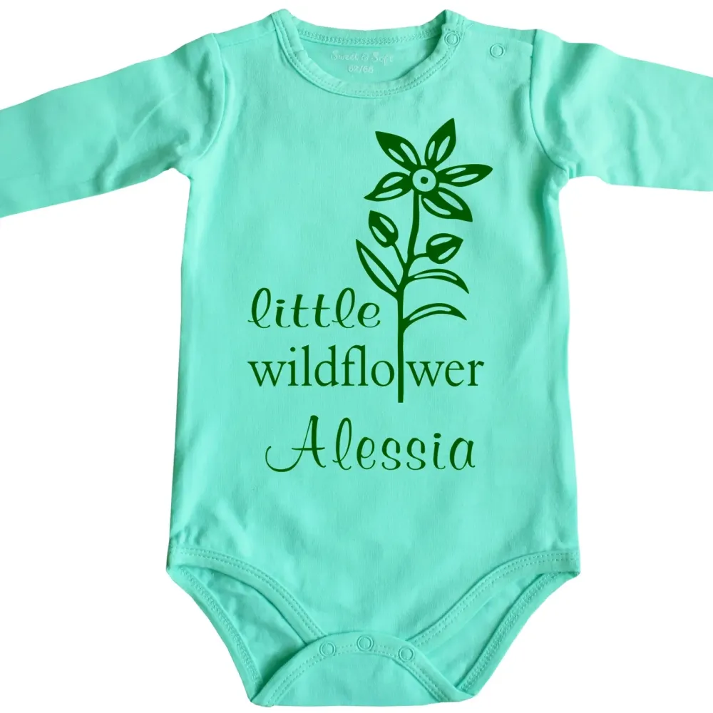 Preview: Personalisierter Baby‑Body mit Blumenmotiv und Name